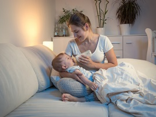 Baby falls asleep sales while bottle feeding